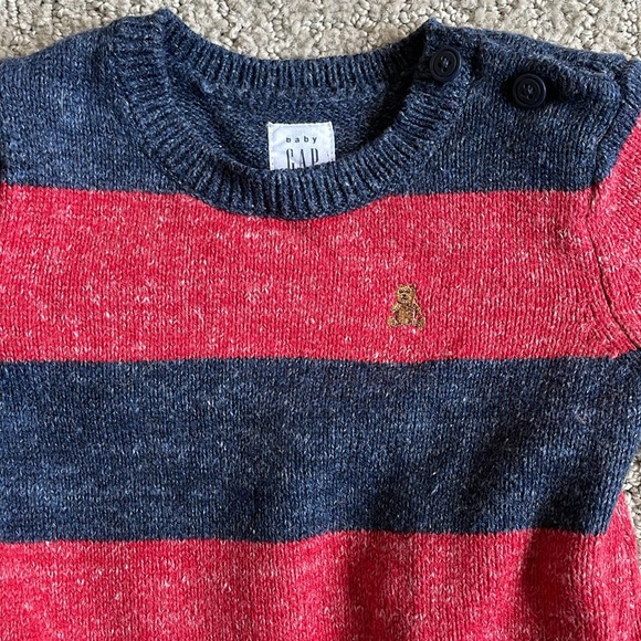 One piece Baby Gap sweater - Picture 2 of 4